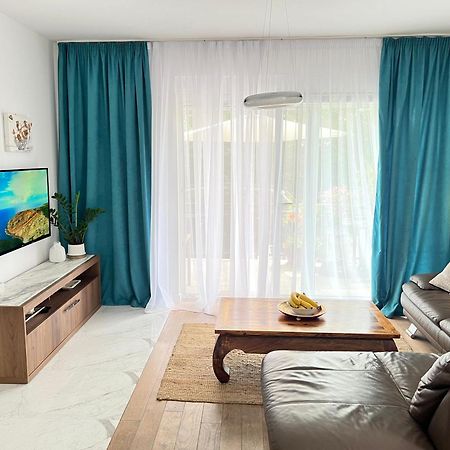 Apartments Тиват Екстериор снимка