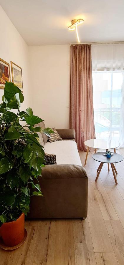 Apartments Тиват Екстериор снимка