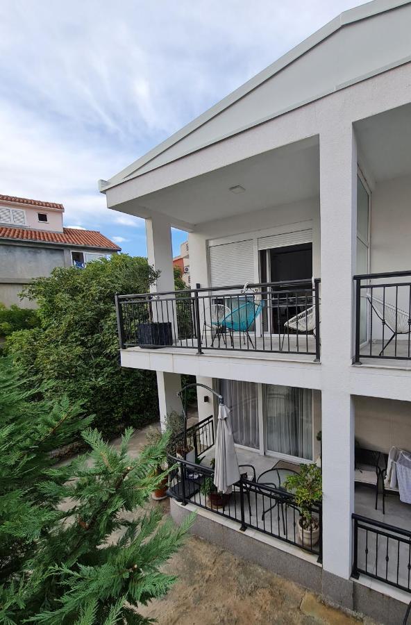 Apartments Тиват Екстериор снимка