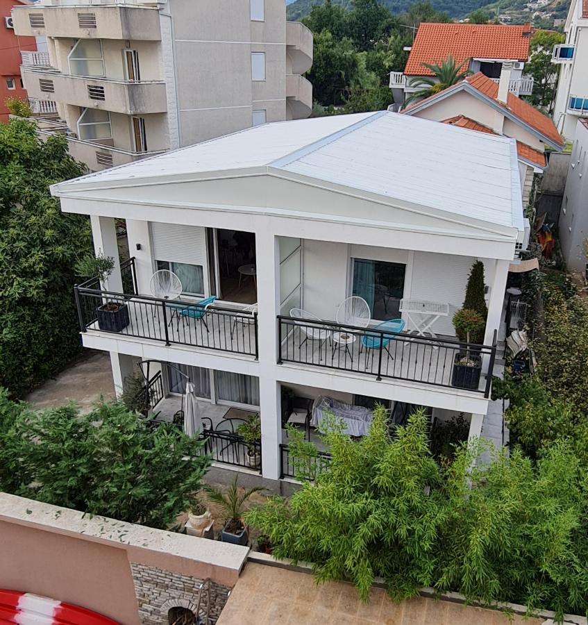 Apartments Тиват Екстериор снимка