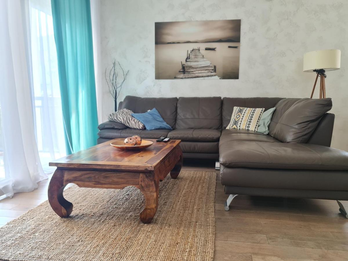 Apartments Тиват Екстериор снимка