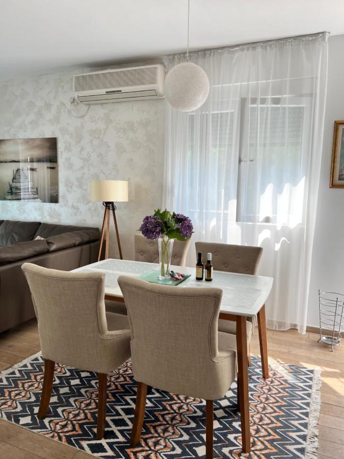 Apartments Тиват Екстериор снимка