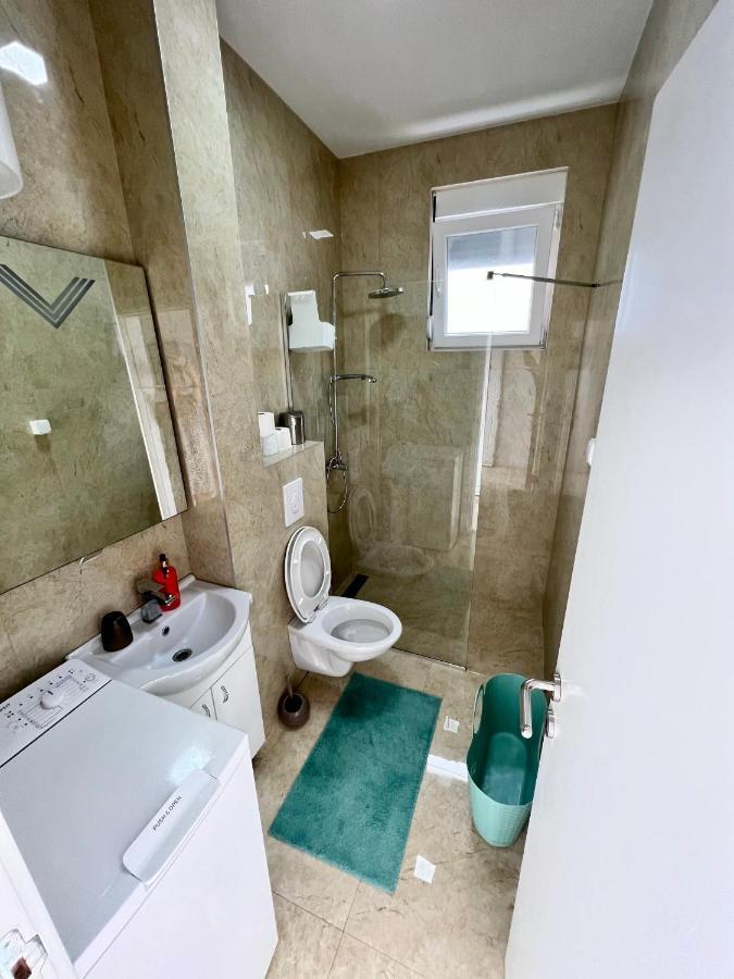 Apartments Тиват Екстериор снимка
