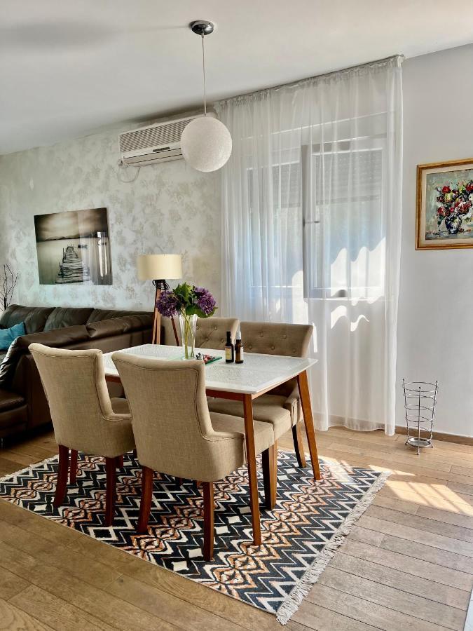Apartments Тиват Екстериор снимка