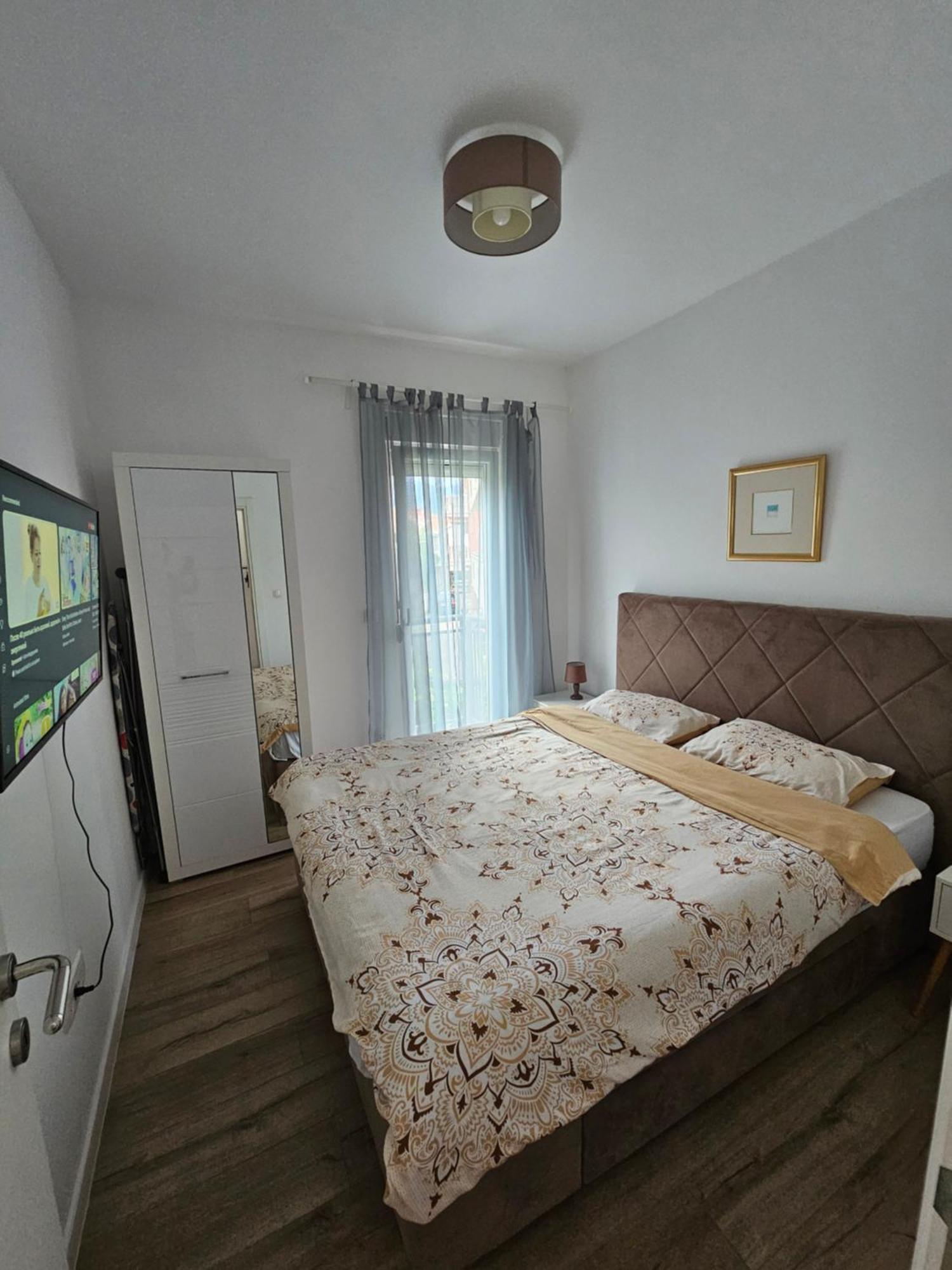 Apartments Тиват Стая снимка