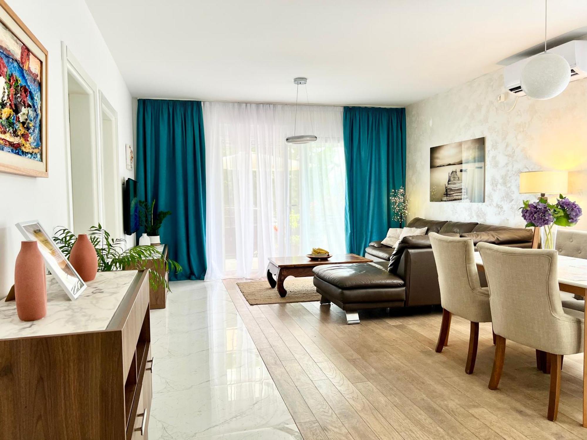 Apartments Тиват Екстериор снимка
