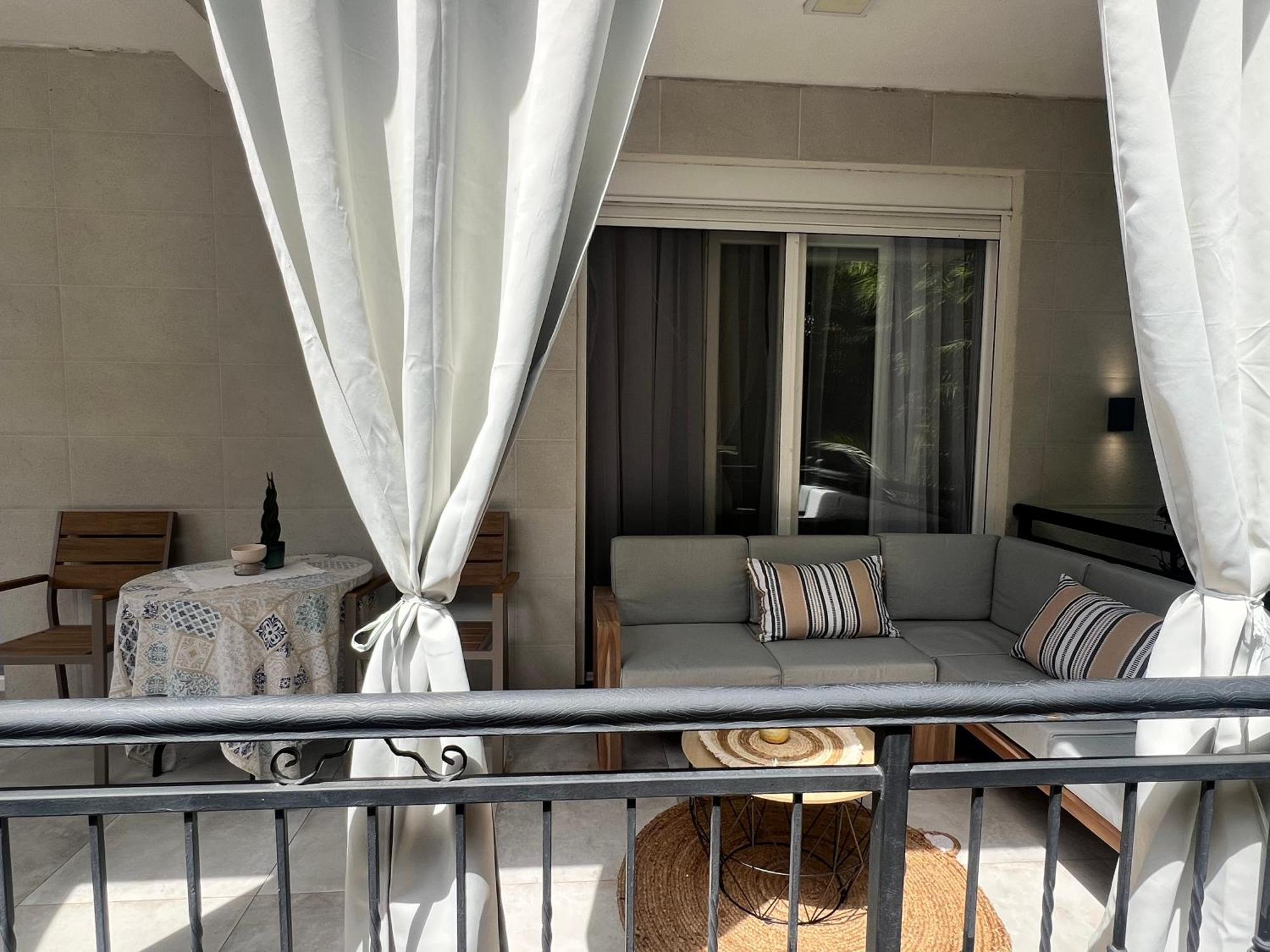 Apartments Тиват Екстериор снимка